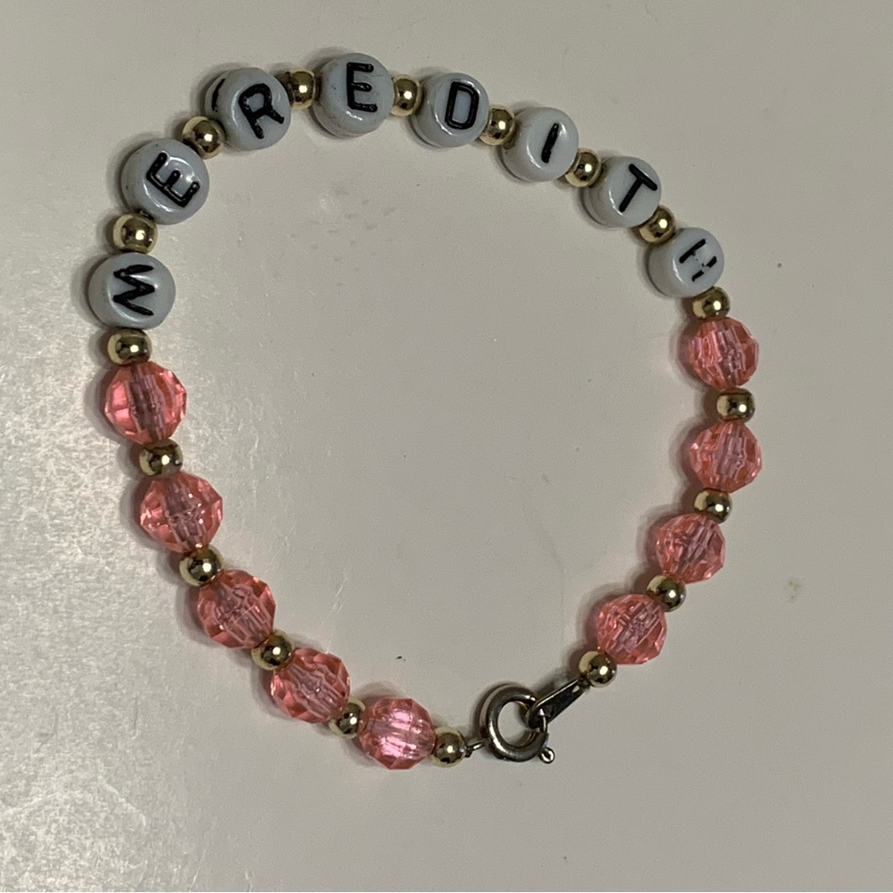VINTAGE Personalized Beaded Name Bracelet “MEREDITH” PINK GEMSTONES GOLD BEADS - Picture 6 of 7